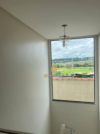 Imagem Sobrado com 4 Quartos à Venda, 227 m² em Setor Garavelo - Goiânia