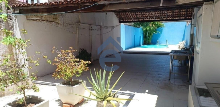 Imagem Casa com 6 Quartos à Venda, 548 m² em Jaraguá - Maceió Imagem Casa com 6 Quartos à Venda, 548 m² em Jaraguá - Maceió