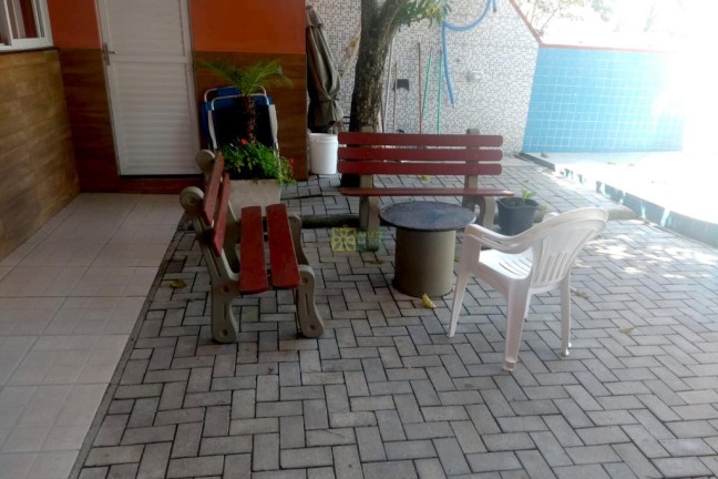 Imagem Casa com 6 Quartos à Venda, 300 m² em Bombas - Bombinhas Imagem Casa com 6 Quartos à Venda, 300 m² em Bombas - Bombinhas