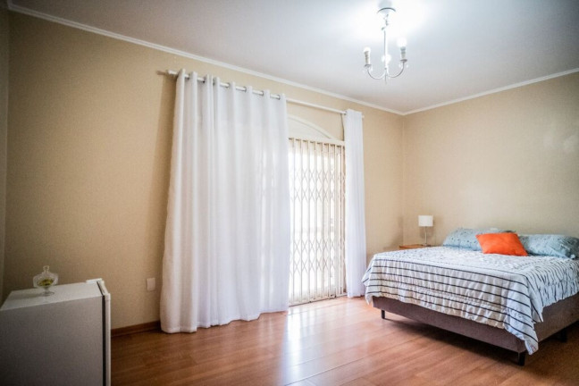 Imagem Imóvel com 3 Quartos à Venda,  em Vila Ipiranga - Porto Alegre