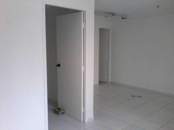 Sala Comercial à Venda ou Locação, 44 m² em Moema - São Paulo
