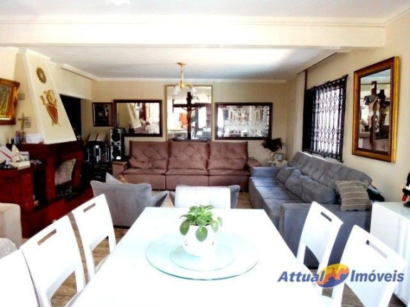 Imagem Casa com 4 Quartos à Venda, 233 m² em Fazendinha - Teresópolis