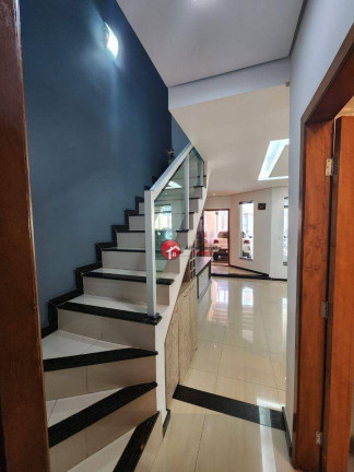 Imagem Casa com 3 Quartos à Venda, 140 m² em Cabral - Contagem