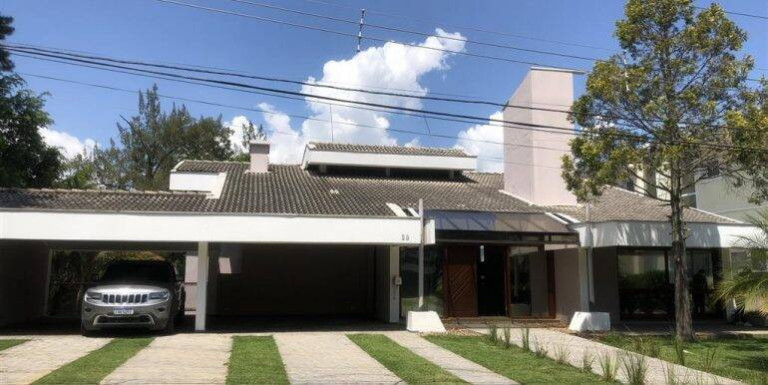 Casa com 4 Quartos para Alugar, 872 m² em Alphaville - Santana De Parnaíba