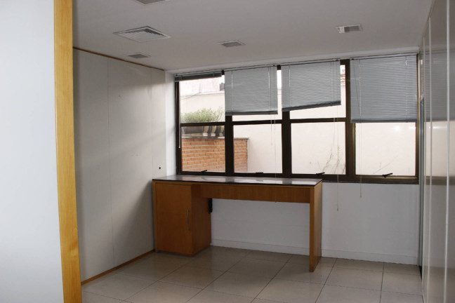 Imagem Imóvel Comercial para Alugar, 1 m² em Vila Paulista - São Paulo Imagem Imóvel Comercial para Alugar, 1 m² em Vila Paulista - São Paulo
