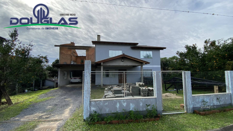 Casa à Venda,  em Viamão