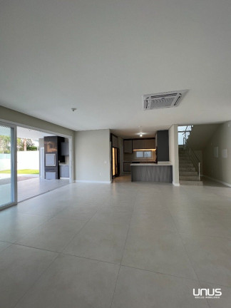Imagem Casa com 5 Quartos à Venda, 450 m² em Jurerê Internacional - Florianópolis Imagem Casa com 5 Quartos à Venda, 450 m² em Jurerê Internacional - Florianópolis
