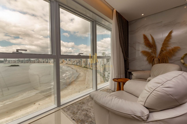 Apartamento com 3 Quartos à Venda, 164 m² em Pioneiros - Balneário Camboriú