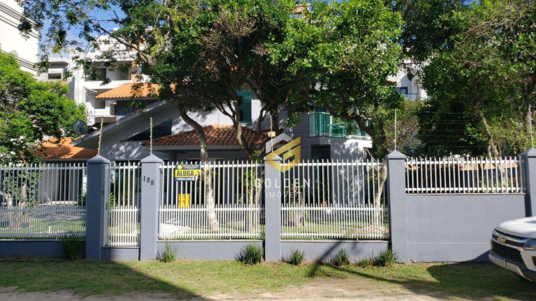 Imagem Casa com 4 Quartos para Temporada, 220 m² em Bombinhas - Bombinhas
