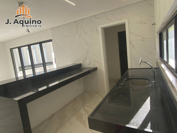 Imagem Casa com 4 Quartos à Venda, 330 m² em Cidade Alpha - Eusébio Imagem Casa com 4 Quartos à Venda, 330 m² em Cidade Alpha - Eusébio