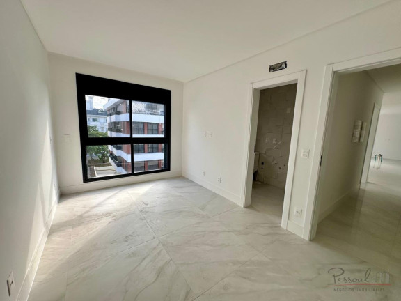 Imagem Apartamento com 3 Quartos à Venda, em Jurerê - Florianópolis Imagem Apartamento com 3 Quartos à Venda, em Jurerê - Florianópolis