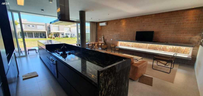 Imagem Casa com 4 Quartos à Venda, 311 m² em Centro - Capão Da Canoa