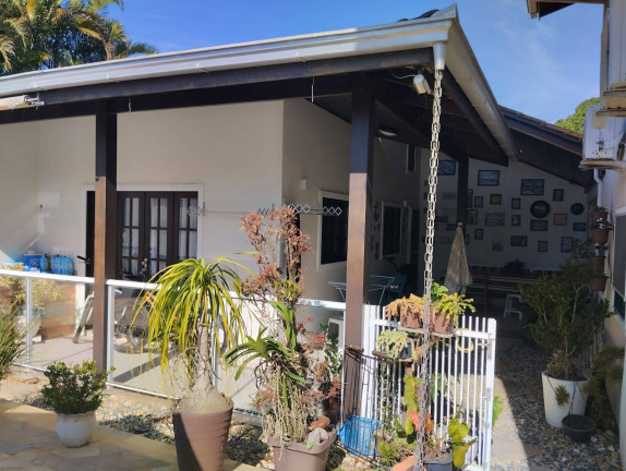 Imagem Casa com 4 Quartos à Venda, 382 m² em Costeira - Balneário Barra Do Sul Imagem Casa com 4 Quartos à Venda, 382 m² em Costeira - Balneário Barra Do Sul