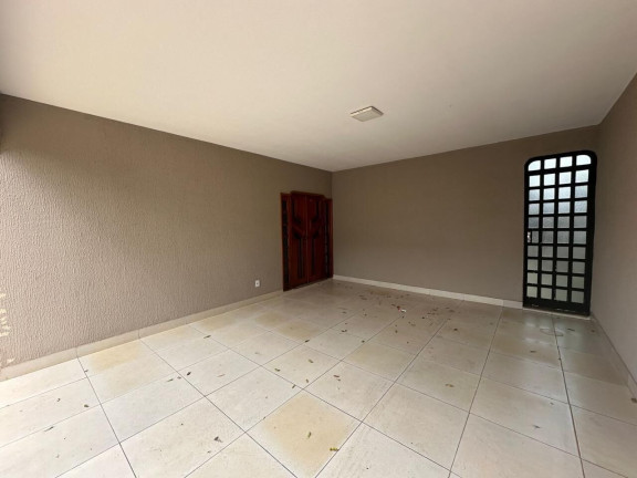 Imagem Casa com 3 Quartos à Venda, 373 m² em Setor Central - Goiânia