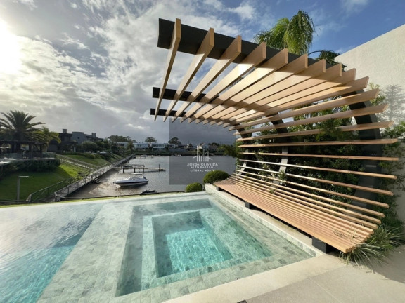 Imagem Imóvel com 5 Quartos à Venda, 596 m² em Centro - Capão Da Canoa Imagem Imóvel com 5 Quartos à Venda, 596 m² em Centro - Capão Da Canoa