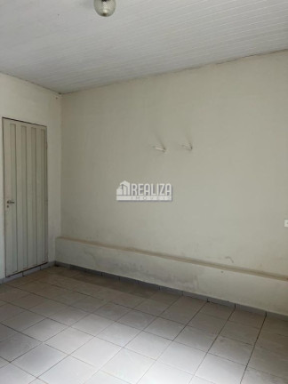 Imagem Casa com 2 Quartos à Venda, 250 m² em Fabrício - Uberaba Imagem Casa com 2 Quartos à Venda, 250 m² em Fabrício - Uberaba
