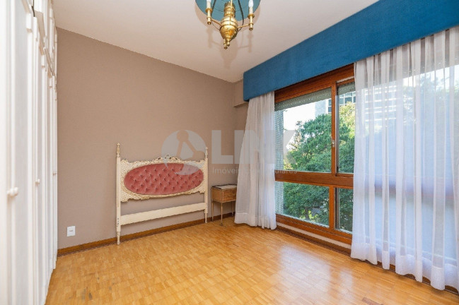 Imagem Apartamento com 3 Quartos à Venda, 247 m² em Petrópolis - Porto Alegre Imagem Apartamento com 3 Quartos à Venda, 247 m² em Petrópolis - Porto Alegre