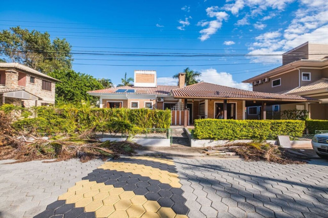 Imagem Casa de Condomínio com 3 Quartos à Venda, 160 m² em Cachoeira Do Bom Jesus - Florianópolis