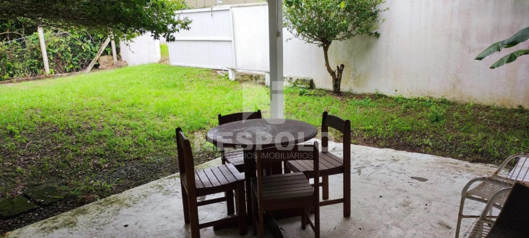 Imagem Casa com 2 Quartos para Alugar, 90 m² em Praia Do Estaleiro - Balneario Camboriu