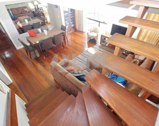 Imagem Imóvel com 3 Quartos à Venda, 232 m² em Petrópolis - Porto Alegre