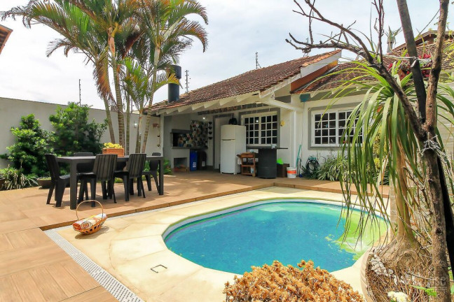 Imagem Casa com 3 Quartos à Venda, 290 m² em Guarujá - Porto Alegre
