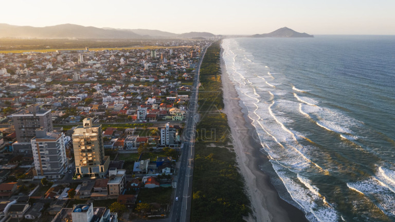 Imagem Apartamento com 2 Quartos à Venda, 72 m² em Centro - Navegantes
