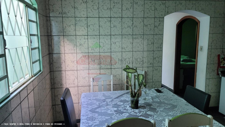 Imagem Casa com 3 Quartos à Venda, 218 m² em Vila Sao Jose - Taubaté