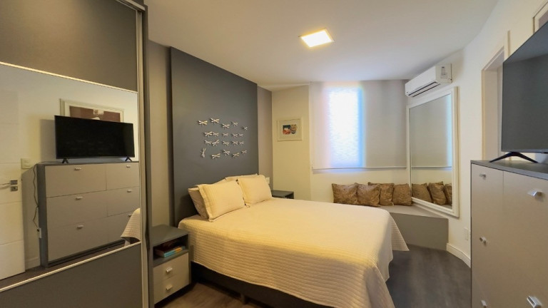 Imagem Apartamento com 3 Quartos à Venda, 178 m² em Santa Cecília - Porto Alegre Imagem Apartamento com 3 Quartos à Venda, 178 m² em Santa Cecília - Porto Alegre
