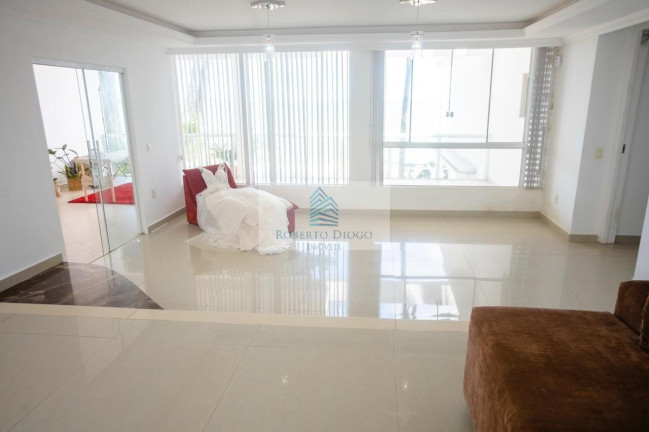 Imagem Casa com 6 Quartos à Venda, 760 m² em Bosque Da Praia - Rio Das Ostras Imagem Casa com 6 Quartos à Venda, 760 m² em Bosque Da Praia - Rio Das Ostras