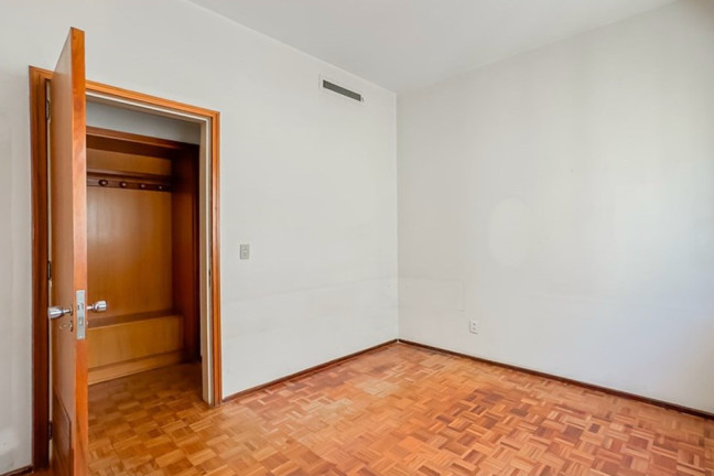 Imagem Apartamento com 3 Quartos à Venda, 217 m² em Independência - Porto Alegre Imagem Apartamento com 3 Quartos à Venda, 217 m² em Independência - Porto Alegre