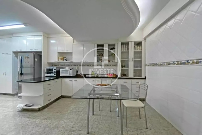 Imagem Sobrado com 4 Quartos à Venda, 308 m² em Setor Bueno - Goiânia