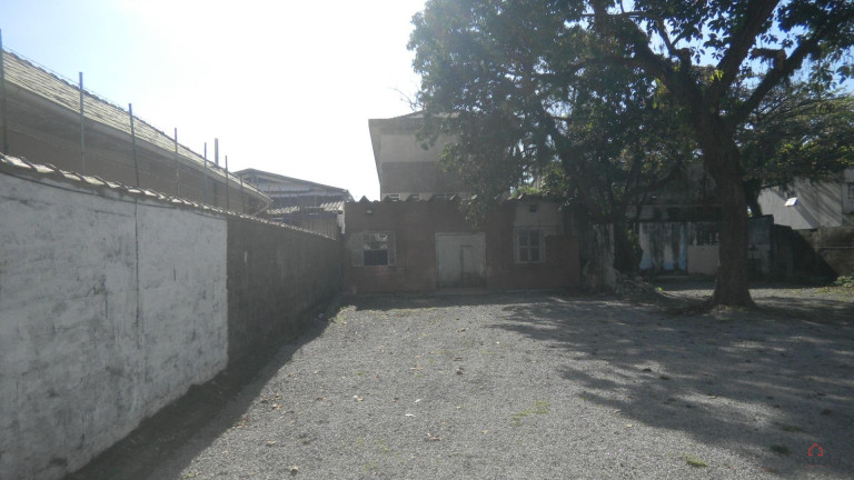 Terreno à Venda ou Locação, 700 m² em Ponta Da Praia - Santos
