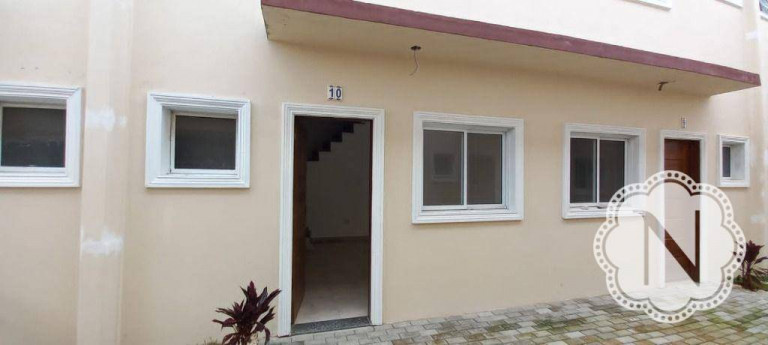 Sobrado com 2 Quartos à Venda, 61 m² em Balneário Gaivota - Itanhaém