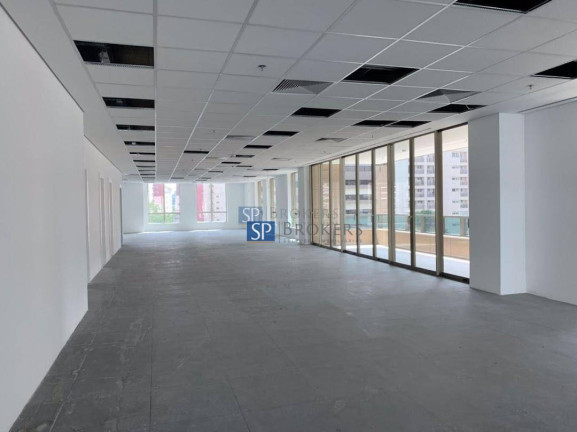 Sala Comercial à Venda ou Locação, 955 m² em Itaim Bibi - São Paulo