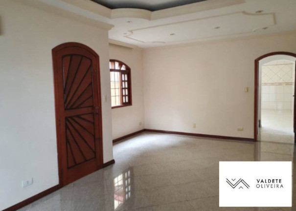 Casa com 4 Quartos à Venda,  em Jardim Das Indústrias - São José Dos Campos