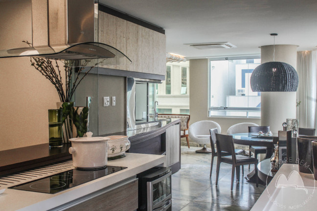 Imagem Apartamento com 4 Quartos à Venda, 273 m² em Meia Praia - Itapema