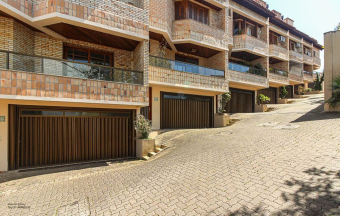 Imagem Casa com 3 Quartos à Venda, 232 m² em Jardim Isabel - Porto Alegre