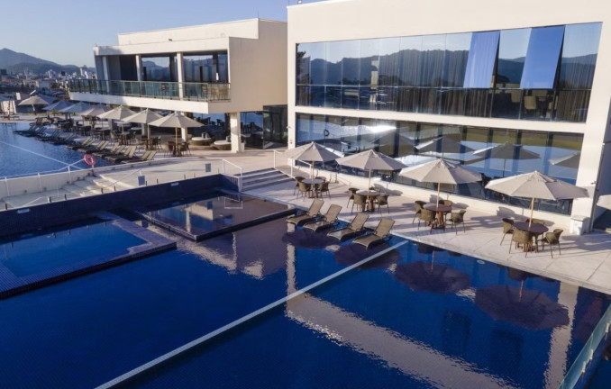 Casa de Condomínio com 5 Quartos à Venda, 612 m² em Bairro Areias - Camboriú