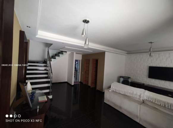 Imagem Casa com 4 Quartos à Venda, 250 m² em Rio De Janeiro Imagem Casa com 4 Quartos à Venda, 250 m² em Rio De Janeiro