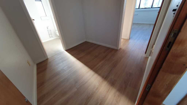 Imagem Sala Comercial à Venda, em Menino Deus - Porto Alegre Imagem Sala Comercial à Venda, em Menino Deus - Porto Alegre