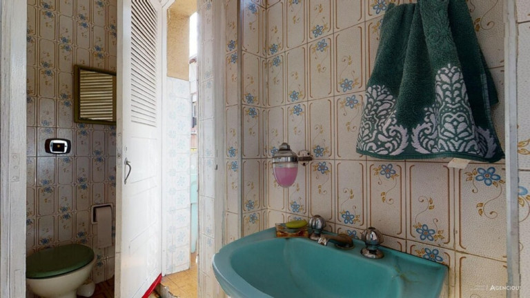 Imagem Imóvel com 2 Quartos à Venda, 75 m² em Petrópolis - Porto Alegre Imagem Imóvel com 2 Quartos à Venda, 75 m² em Petrópolis - Porto Alegre