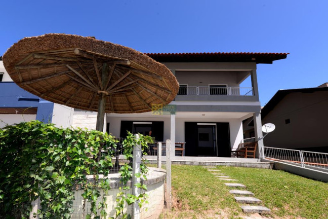 Imagem Casa com 5 Quartos para Alugar ou Temporada, 250 m² em Centro - Porto Belo Imagem Casa com 5 Quartos para Alugar ou Temporada, 250 m² em Centro - Porto Belo