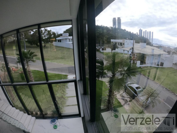 Imagem Casa com 4 Quartos à Venda, 530 m² em Barra - Balneário Camboriú Imagem Casa com 4 Quartos à Venda, 530 m² em Barra - Balneário Camboriú
