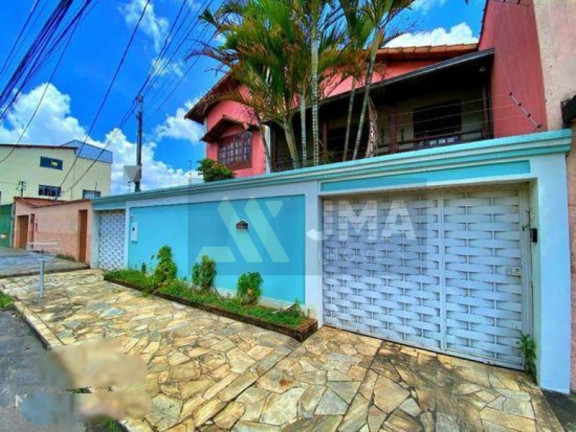 Casa com 4 Quartos à Venda, 230 m² em Amazonas - Contagem