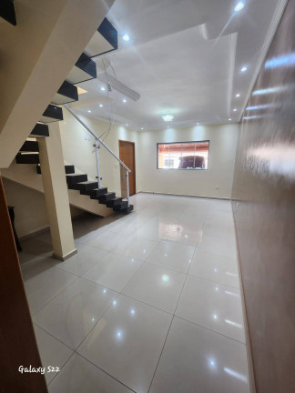 Imagem Casa com 3 Quartos à Venda, 140 m² em Residencial Estoril - Taubaté Imagem Casa com 3 Quartos à Venda, 140 m² em Residencial Estoril - Taubaté
