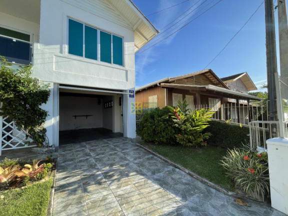 Imagem Casa com 4 Quartos para Alugar ou Temporada, 70 m² em Centro - Porto Belo Imagem Casa com 4 Quartos para Alugar ou Temporada, 70 m² em Centro - Porto Belo