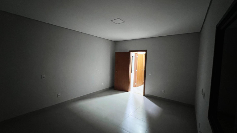 Imagem Casa com 3 Quartos à Venda, 250 m² em Condomínio Primor Das Torres - Cuiabá