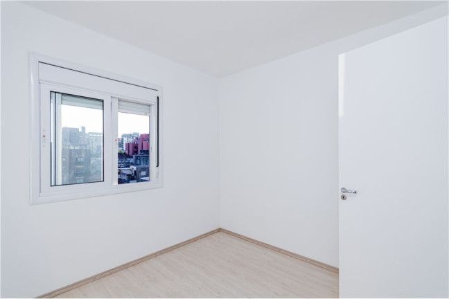 Imagem Imóvel com 2 Quartos à Venda, em Rio Branco - Porto Alegre Imagem Imóvel com 2 Quartos à Venda, em Rio Branco - Porto Alegre