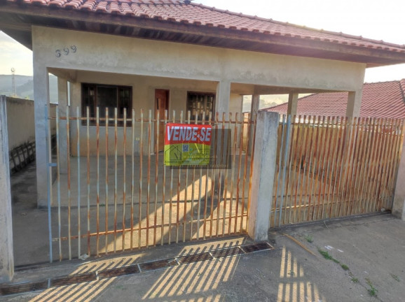 Casa com 3 Quartos à Venda, 175 m² em Centro - Tomazina