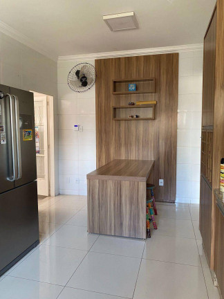 Imagem Casa com 4 Quartos à Venda, 280 m² em Cuiabá Imagem Casa com 4 Quartos à Venda, 280 m² em Cuiabá